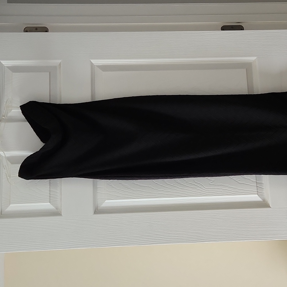 BLACK STRAPLESS DRESS
